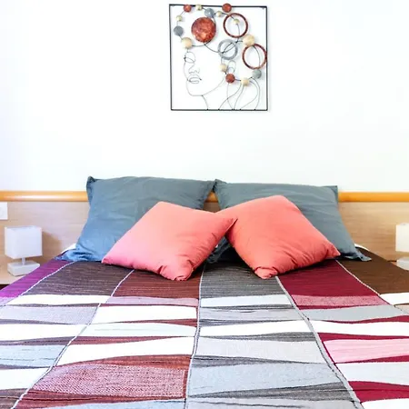 La Coline Bleue شقة